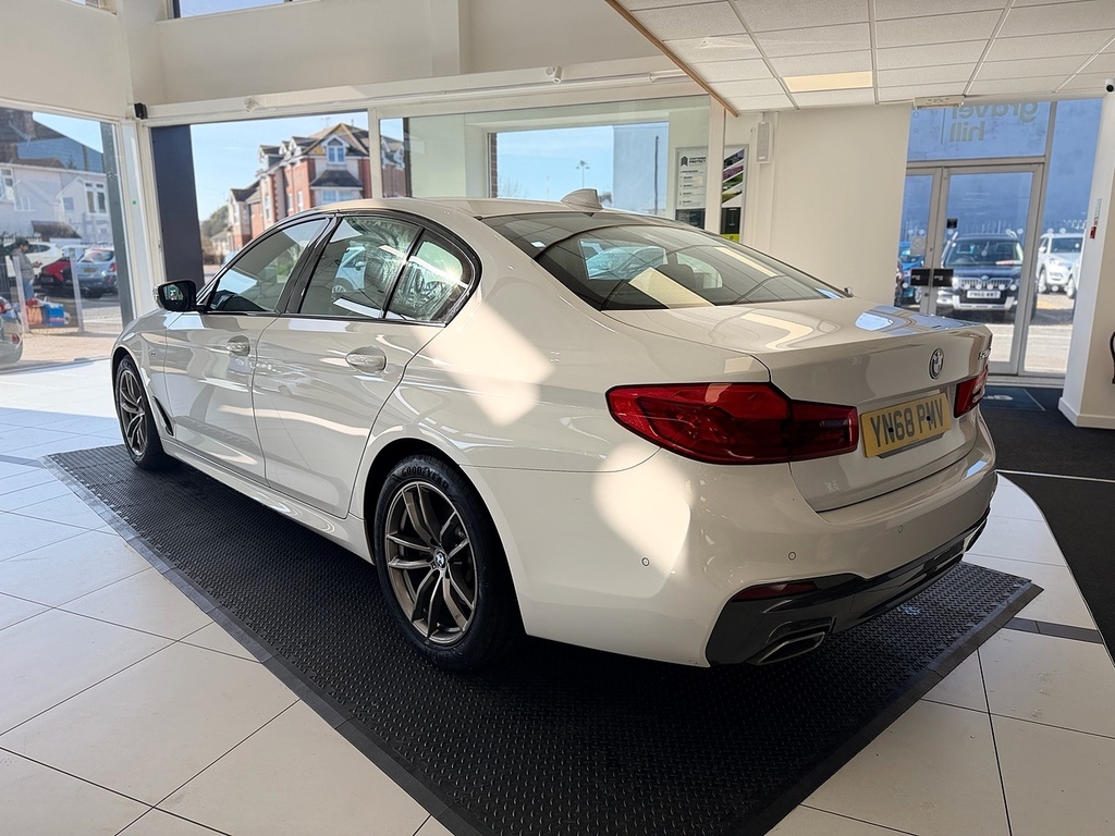 BMW 5 Series 2.0 520D M Sport Saloon Euro 6 S YN68PMV White #5