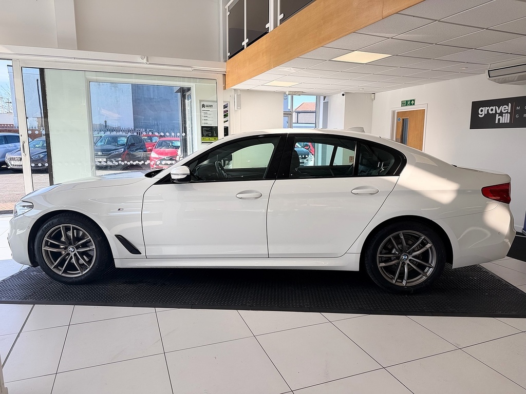 BMW 5 Series 2.0 520D M Sport Saloon Euro 6 S YN68PMV White #4
