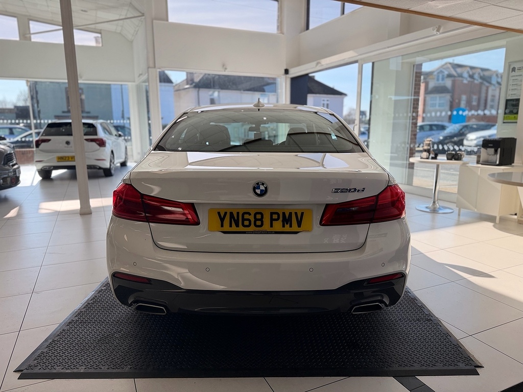 BMW 5 Series 2.0 520D M Sport Saloon Euro 6 S YN68PMV White #6