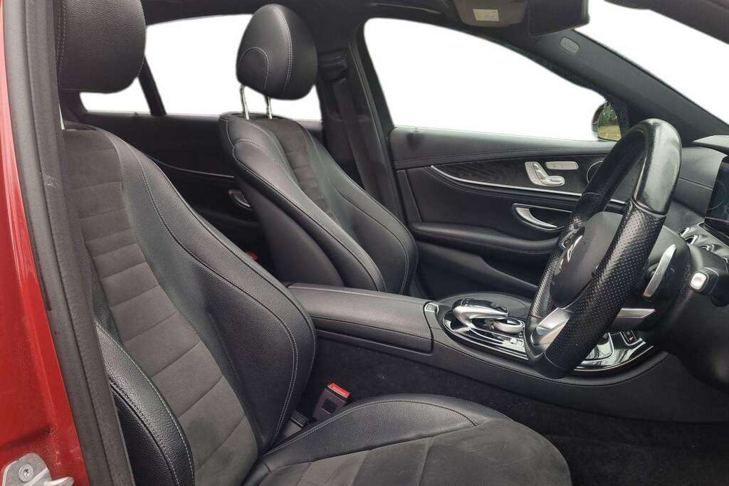 Mercedes-Benz E Class 220 D Amg Line Prem 4Ma D22LSY Red #3