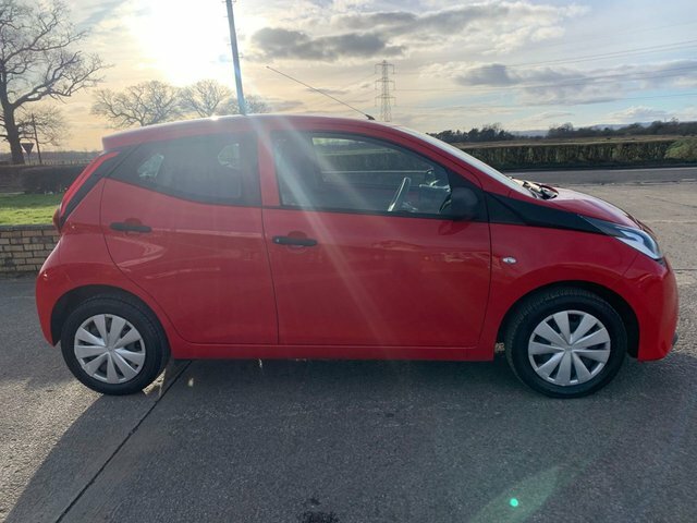 Toyota Aygo 1.0 Vvt-i X Hatchback Euro 6 71 SA20KZO Red #3