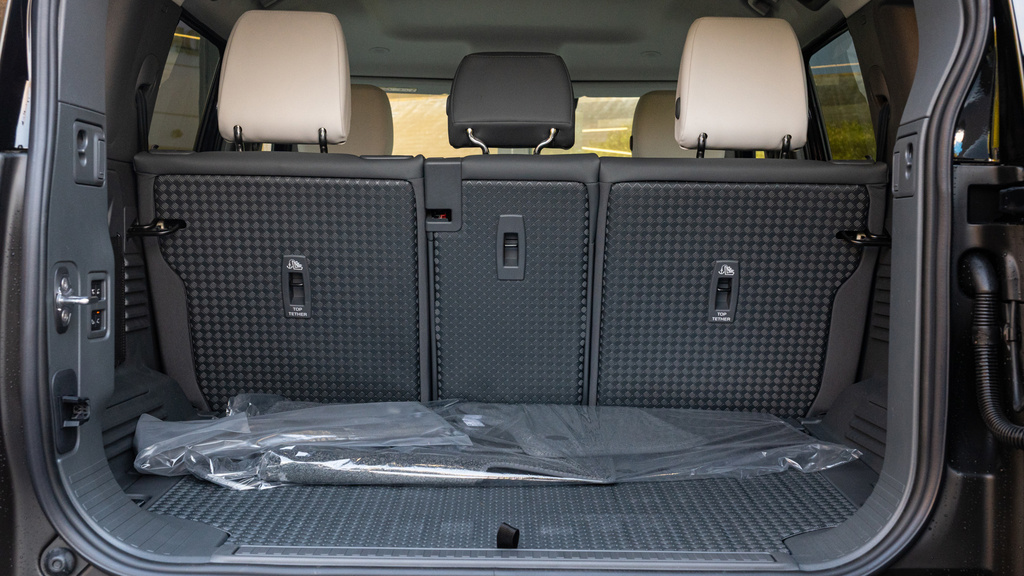 Land Rover Defender 110 3.0 D250 X-dynamic Se 110 HJ75FXD Black #6