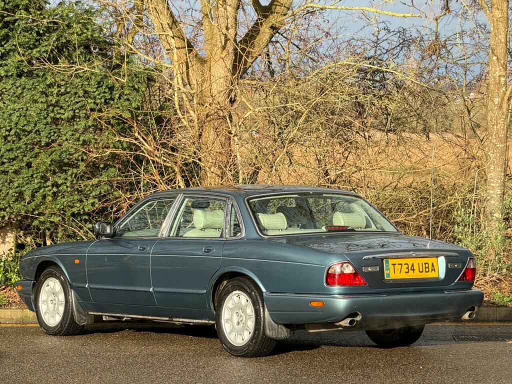 Jaguar XJ 4L Null Blue #5