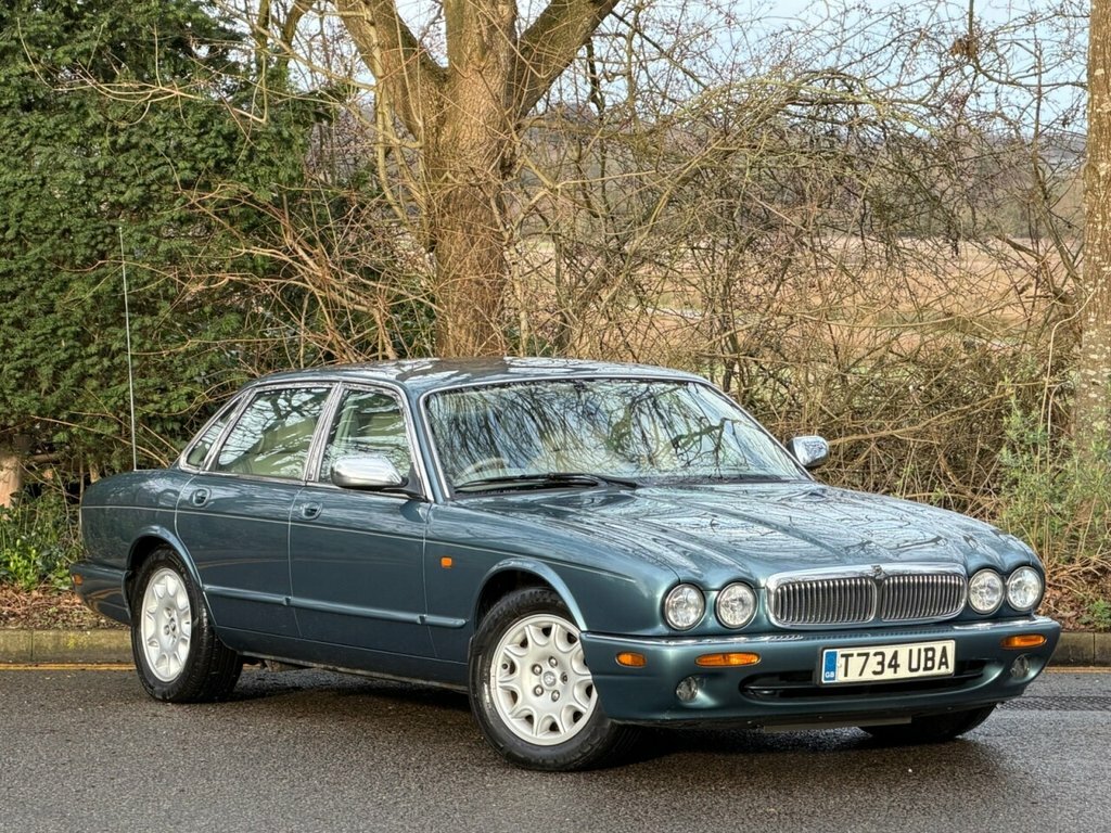 Jaguar XJ 4L Null Blue