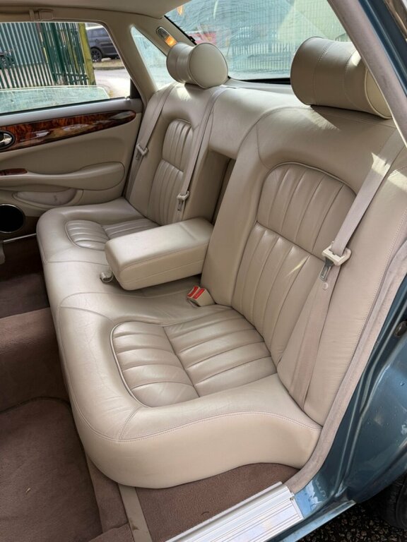 Jaguar XJ 3.2 Executive Red #12