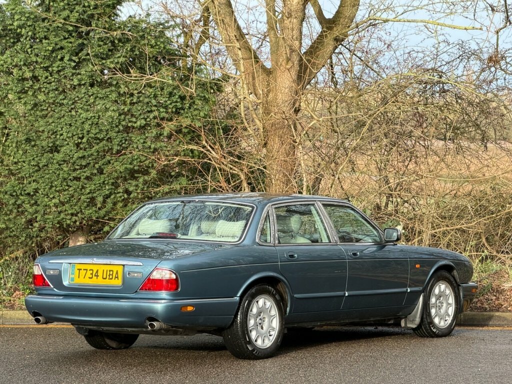 Jaguar XJ 3.2 Executive Red #7