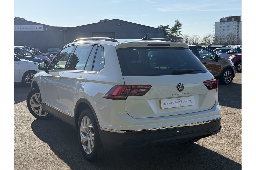 Volkswagen Tiguan Tsi Life FD21MZE White #2
