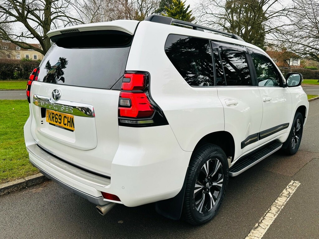 Toyota Land Cruiser 2.8D Invincible 4Wd Euro 6 7 Seat White #3
