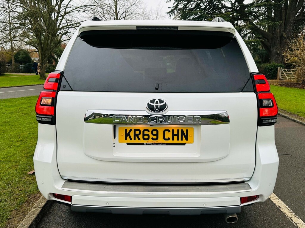 Toyota Land Cruiser 2.8D Invincible 4Wd Euro 6 7 Seat White #4