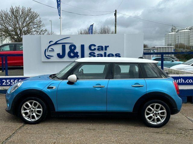 Mini Hatch 1.5 Cooper D Hatchback Euro 6 S YJ15BEW Blue #3