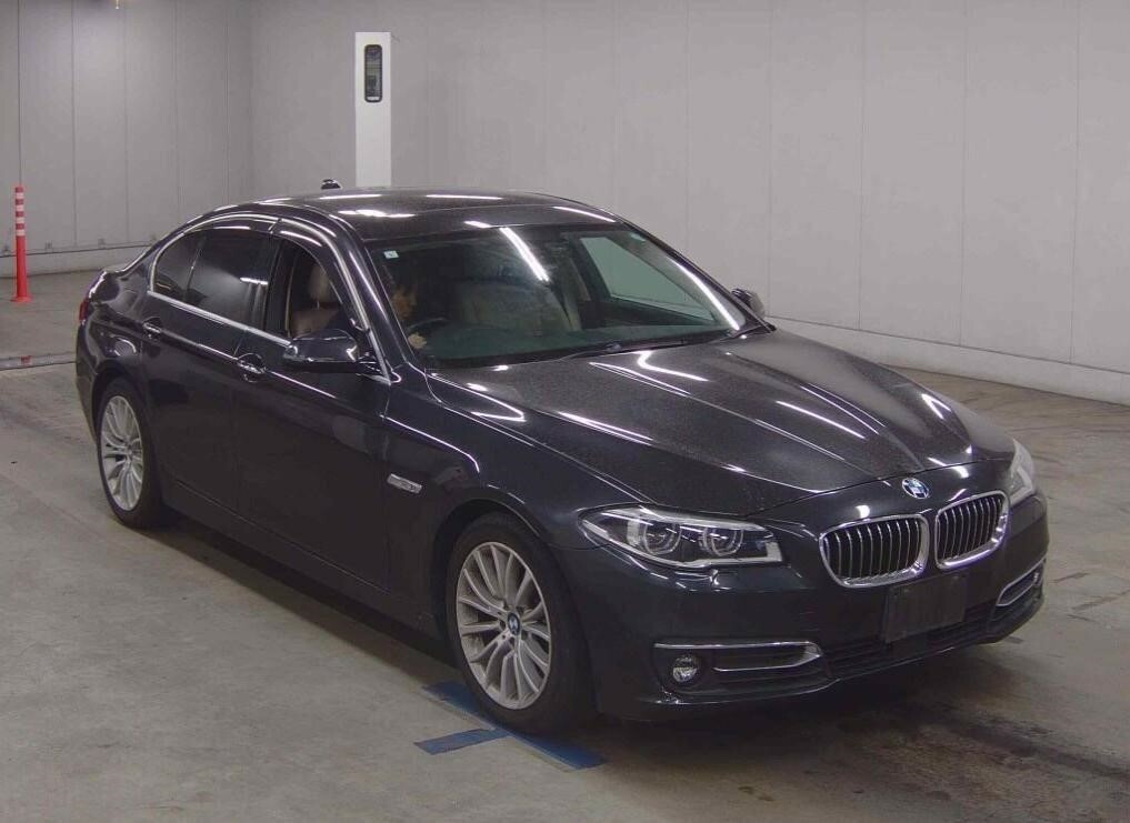 BMW 5 Series 528I Se Saloon 245 Ps Beige