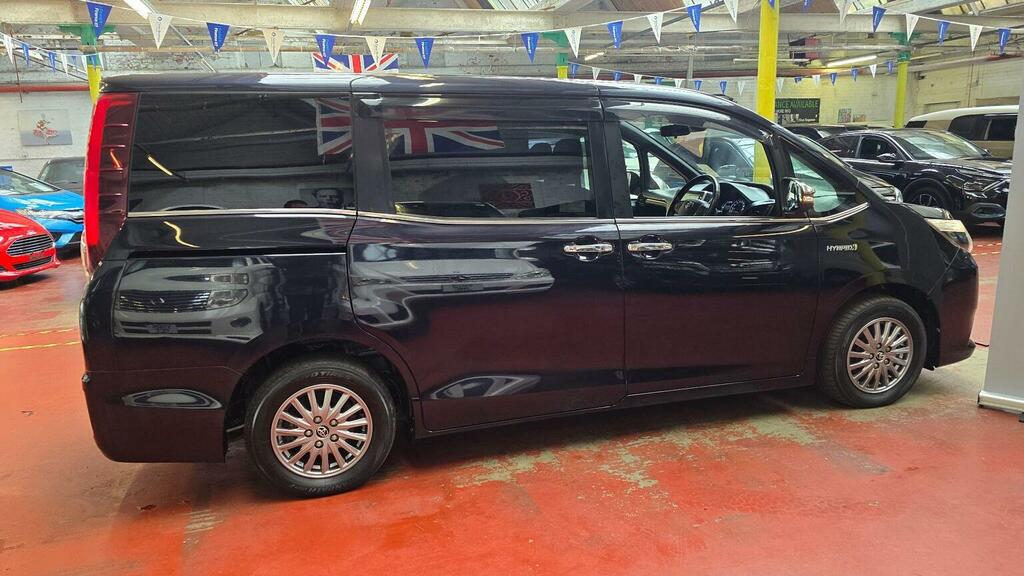 Toyota Voxy Mpv Esquire Hybrid Gi Black Edition 201666 Black #31