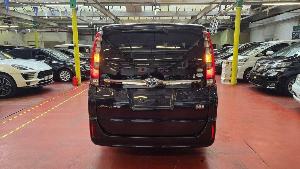 Toyota Voxy Mpv Esquire Hybrid Gi Black Edition 201666 Black #33