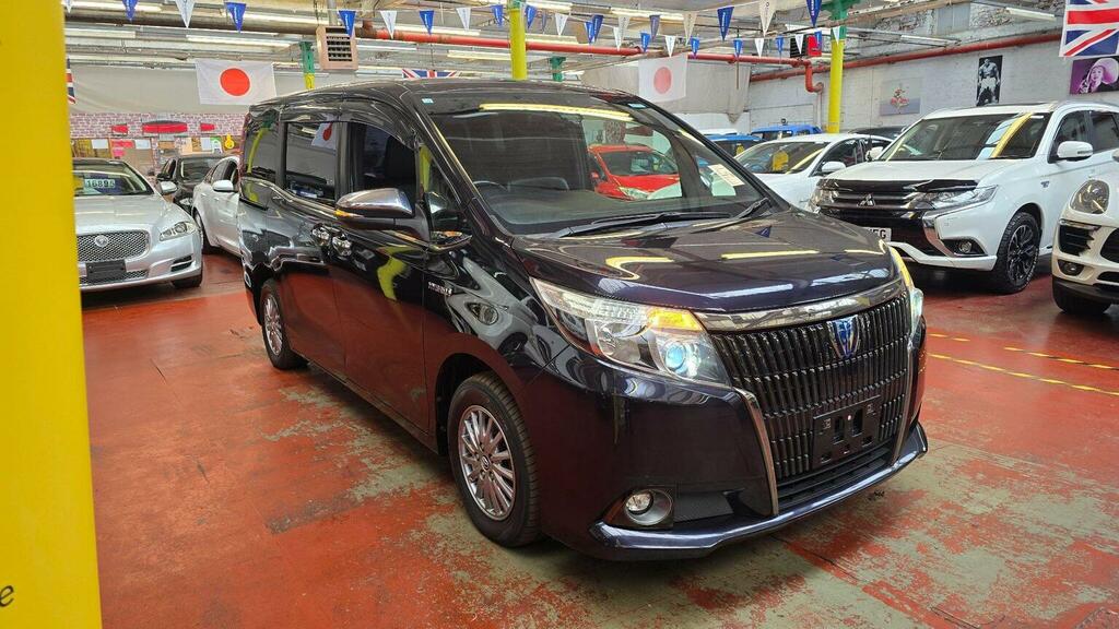 Toyota Voxy Mpv Esquire Hybrid Black Leather Ulez Free 20166 Black #3