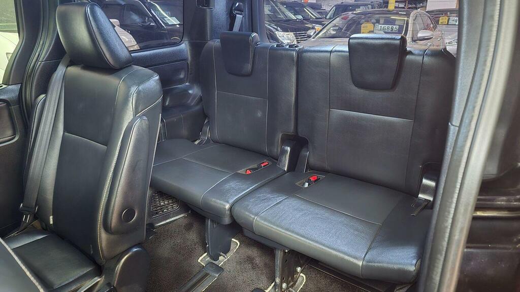 Toyota Voxy Mpv Esquire Hybrid Gi Black Edition 201666 Black #21