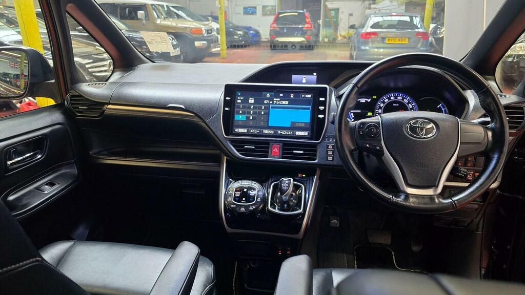 Toyota Voxy Mpv Esquire Hybrid Black Leather Ulez Free 20166 Black #4