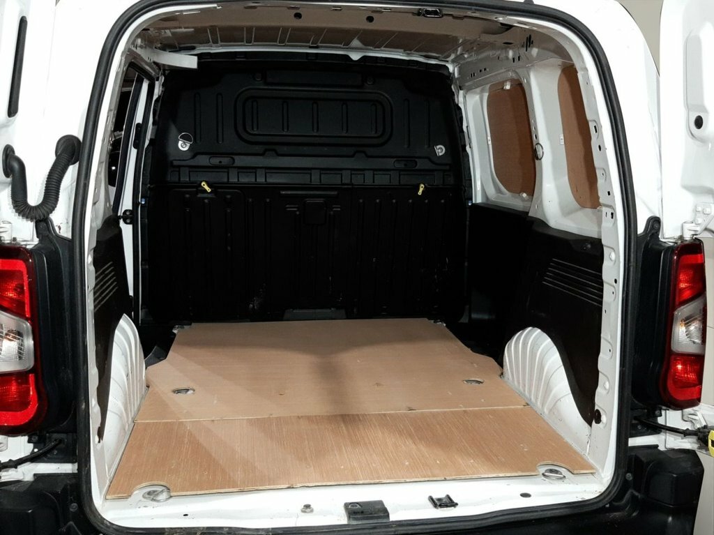 Peugeot Partner 1.5L Grip Premium NU71ETE White #2
