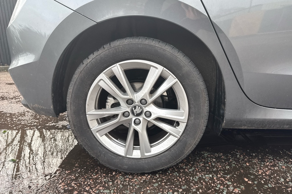 Skoda Fabia 1.5 Tsi 150 Se L Edition Dsg BD75AXJ Grey #5