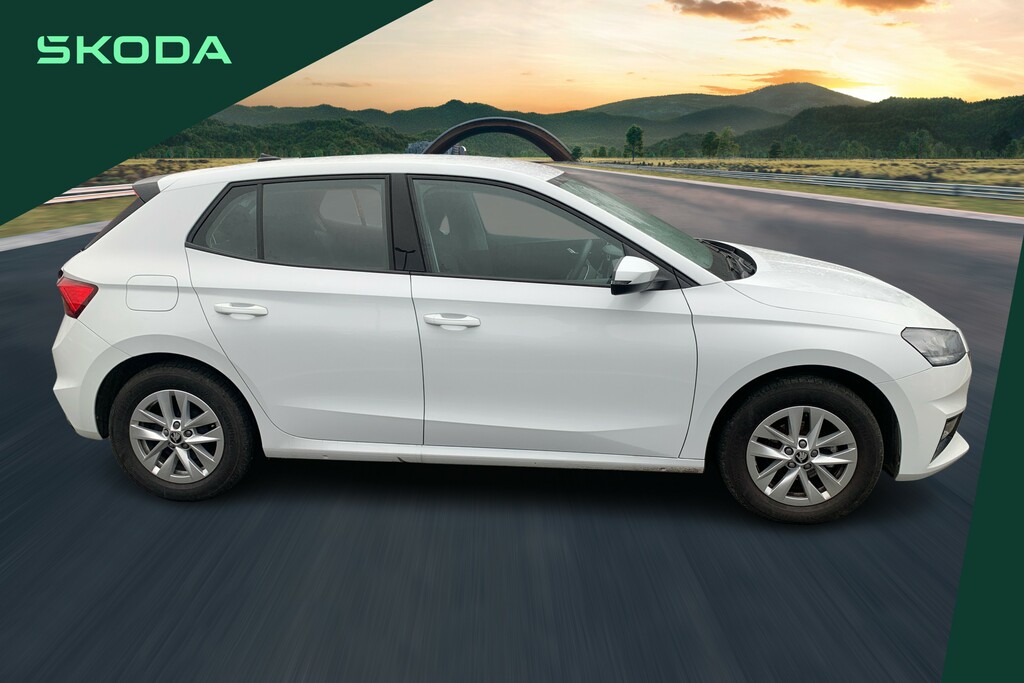 Skoda Fabia 1.0 Tsi Se Edition GK25LNE White #4