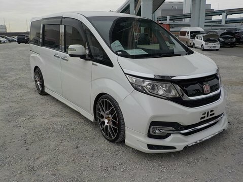Honda StepWagon Rp3 1.5 Turbo White
