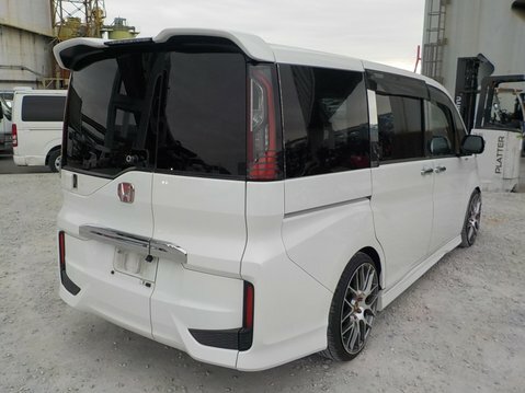 Honda StepWagon Rp3 1.5 Turbo White #4