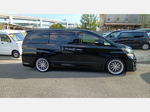 Toyota Vellfire 2.4 Z Golden Black