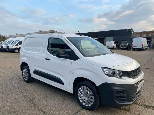Peugeot Partner 1.6 Blue Hdi Professional NV19ZFJ White #3