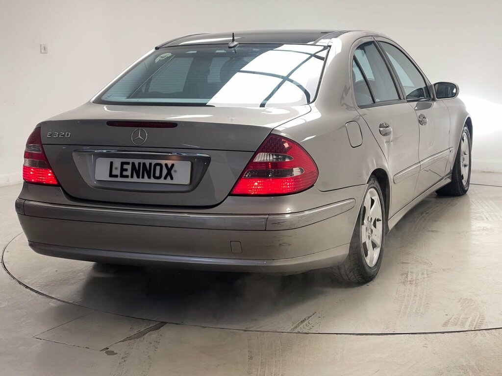 Mercedes-Benz E Class 3.2 E320 Avantgarde Silver #4