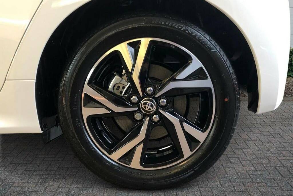 Toyota Yaris 1.5 Hybrid Design Cvt Safety Pack VE75BCU White #6