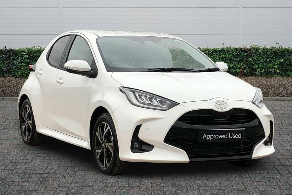 Toyota Yaris 1.5 Hybrid Design Cvt Safety Pack White