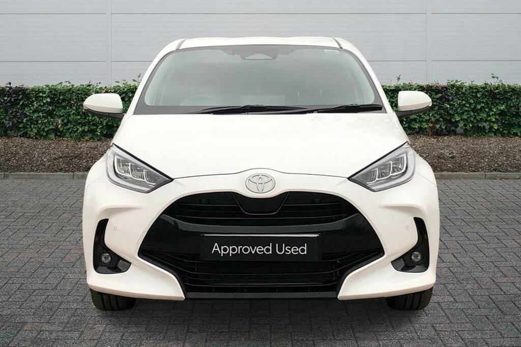 Toyota Yaris 1.5 Hybrid Design Cvt Safety Pack VE75BCU White #3