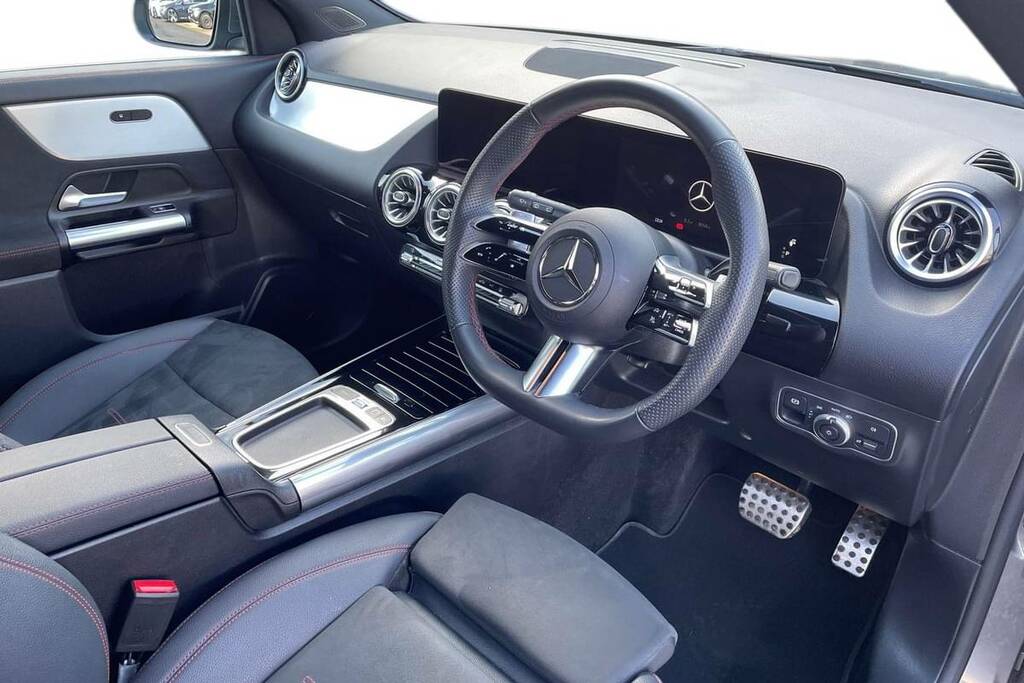Mercedes-Benz GLA Class 250E Amg Line Executive FV25KNH Grey #4