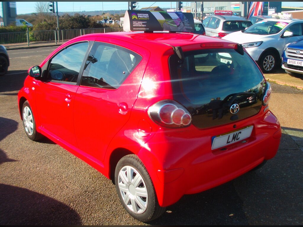 Toyota Aygo 1.0 Vvt-i Move Hatchback Red #4