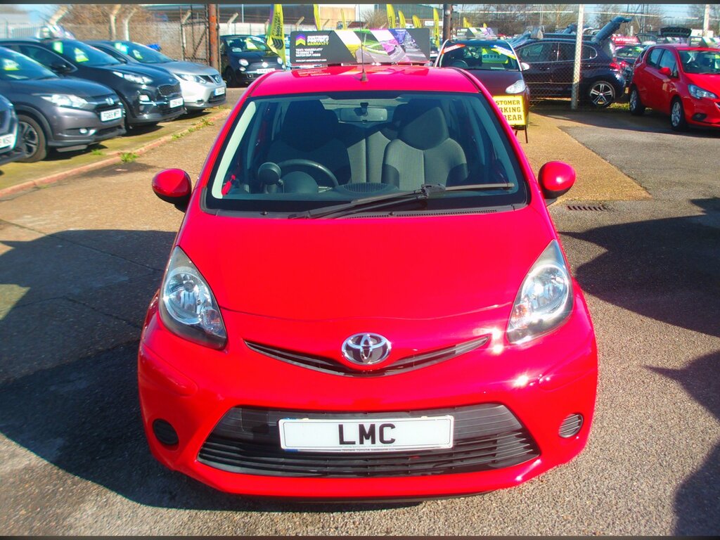 Toyota Aygo 1.0 Vvt-i Move Hatchback Red #2
