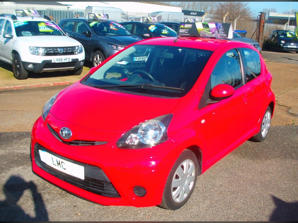 Toyota Aygo 1.0 Vvt-i Move Hatchback Red #3
