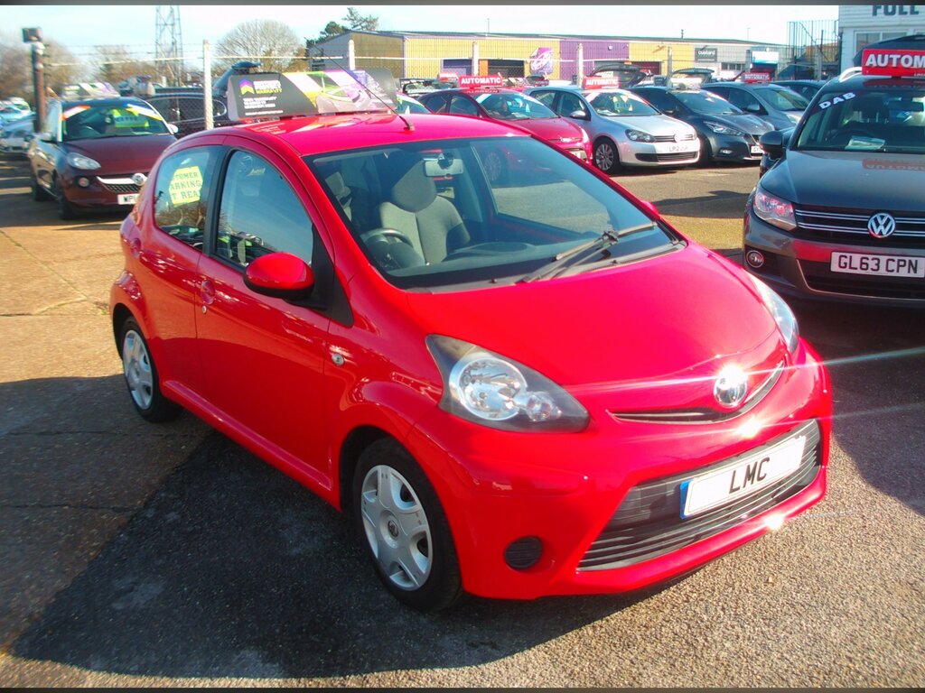 Toyota Aygo 1.0 Vvt-i Move Hatchback Red