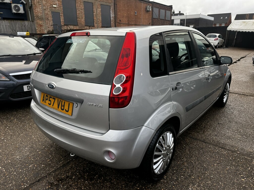 Ford Fiesta 1.4 Style Climate 2007 Silver #6