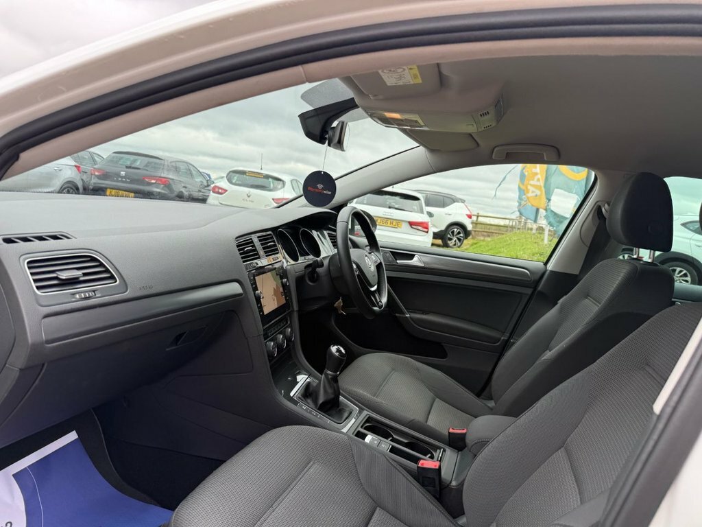 Volkswagen Golf 1.5L Match Edition MC69CZO White #4
