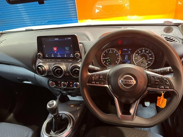 Nissan Juke 1.0 Dig-t Acenta Suv Euro 6 S S FV22KXR White #4