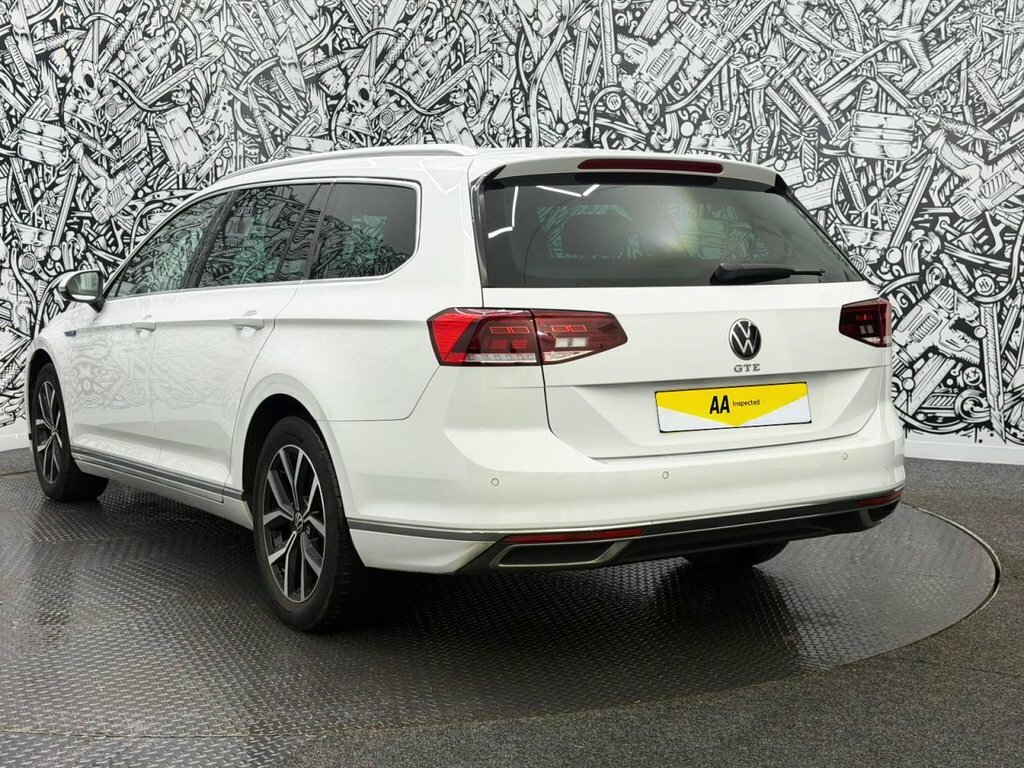 Volkswagen Passat 1.4L Gte YF72CYY White #3