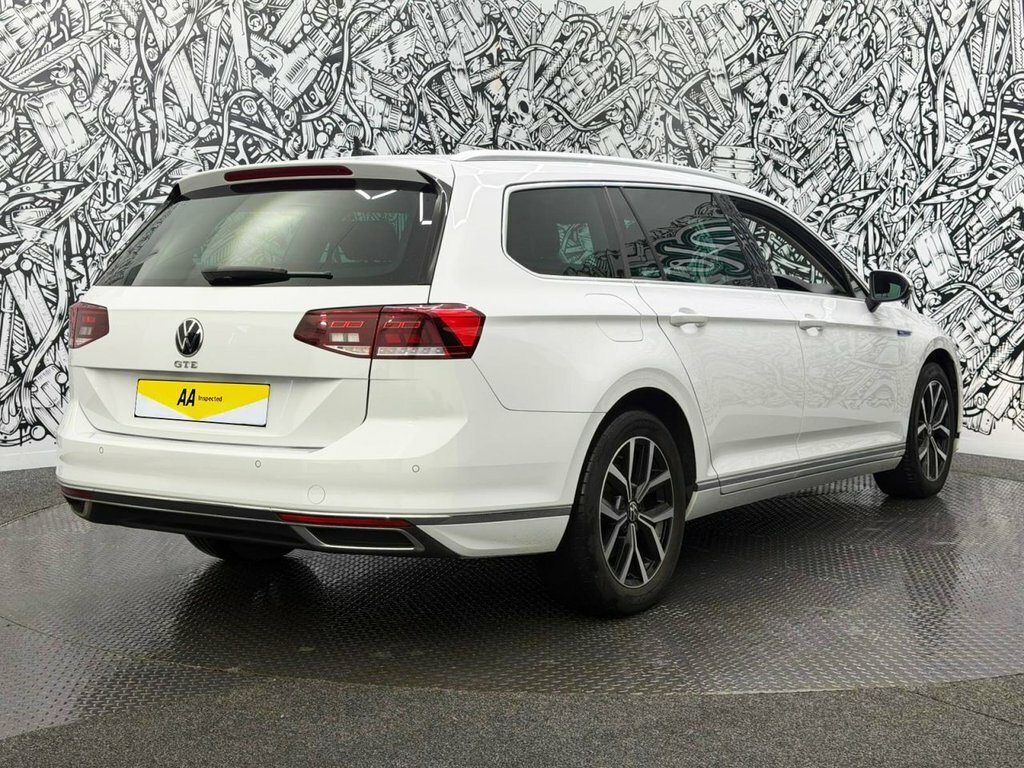 Volkswagen Passat 1.4L Gte YF72CYY White #5