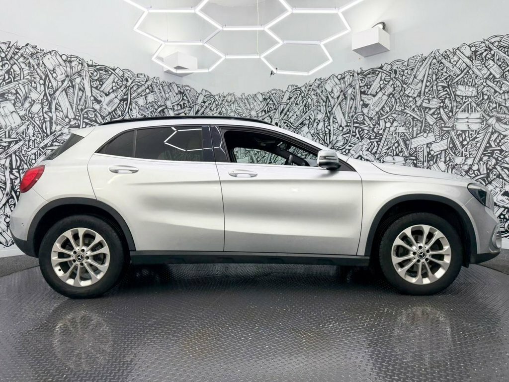 Mercedes-Benz GLA Class 1.6L Se LGZ8090 Silver #3