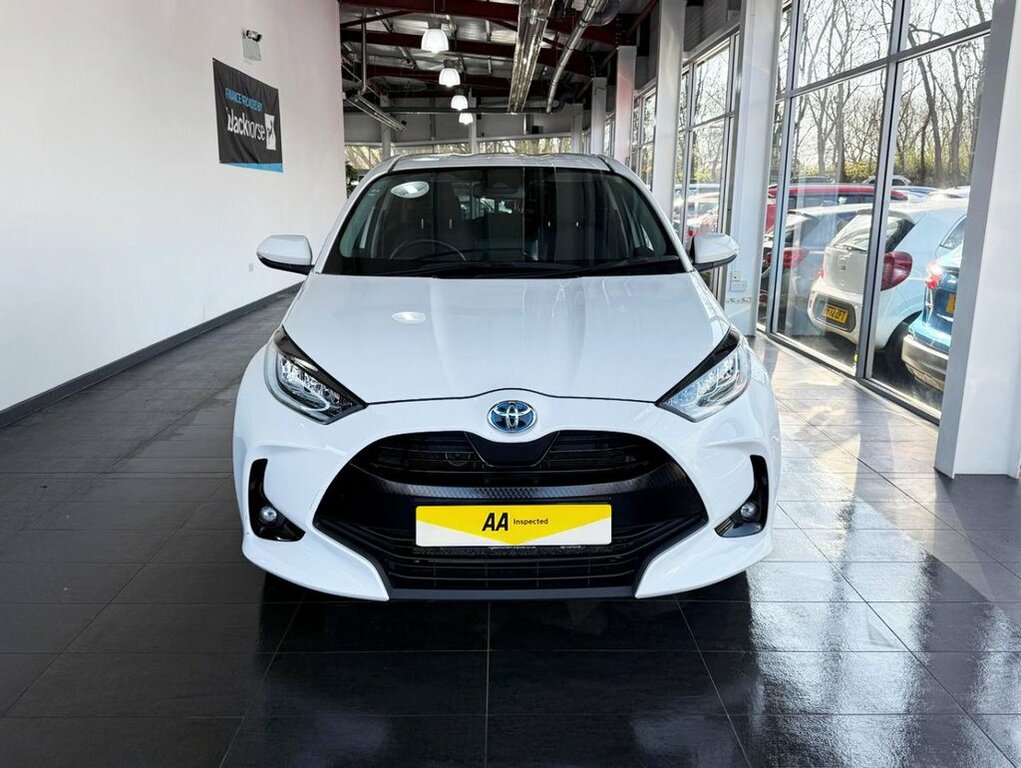 Toyota Yaris 1.5L Design MJ72NVN White #2
