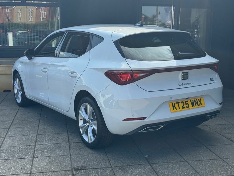 Seat Leon 1.5 E-hybrid Fr Dsg Dap KT25WNX White #3
