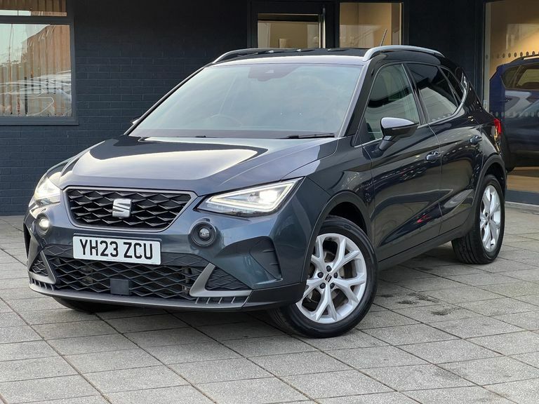 Seat Arona 1.0 Tsi 110 Fr YH23ZCU Grey #4