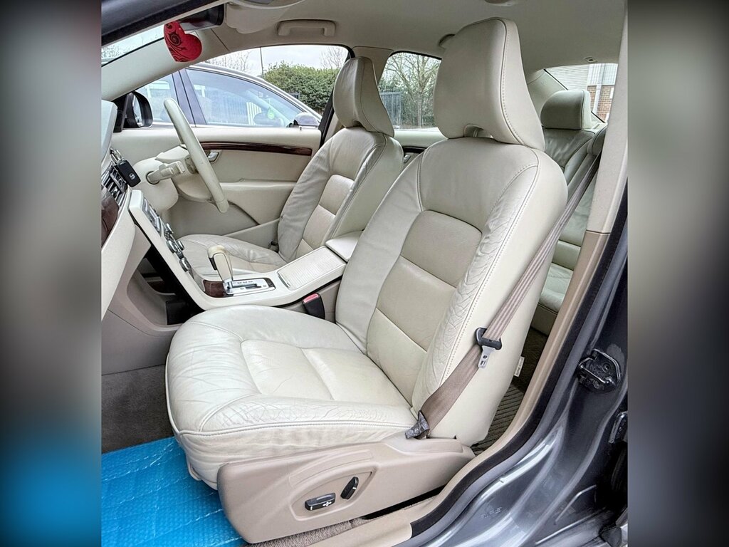 Volvo S80 Executive V8 Awd White #21