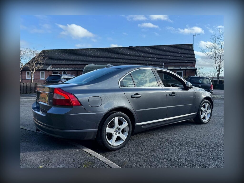 Volvo S80 Executive V8 Awd White #64