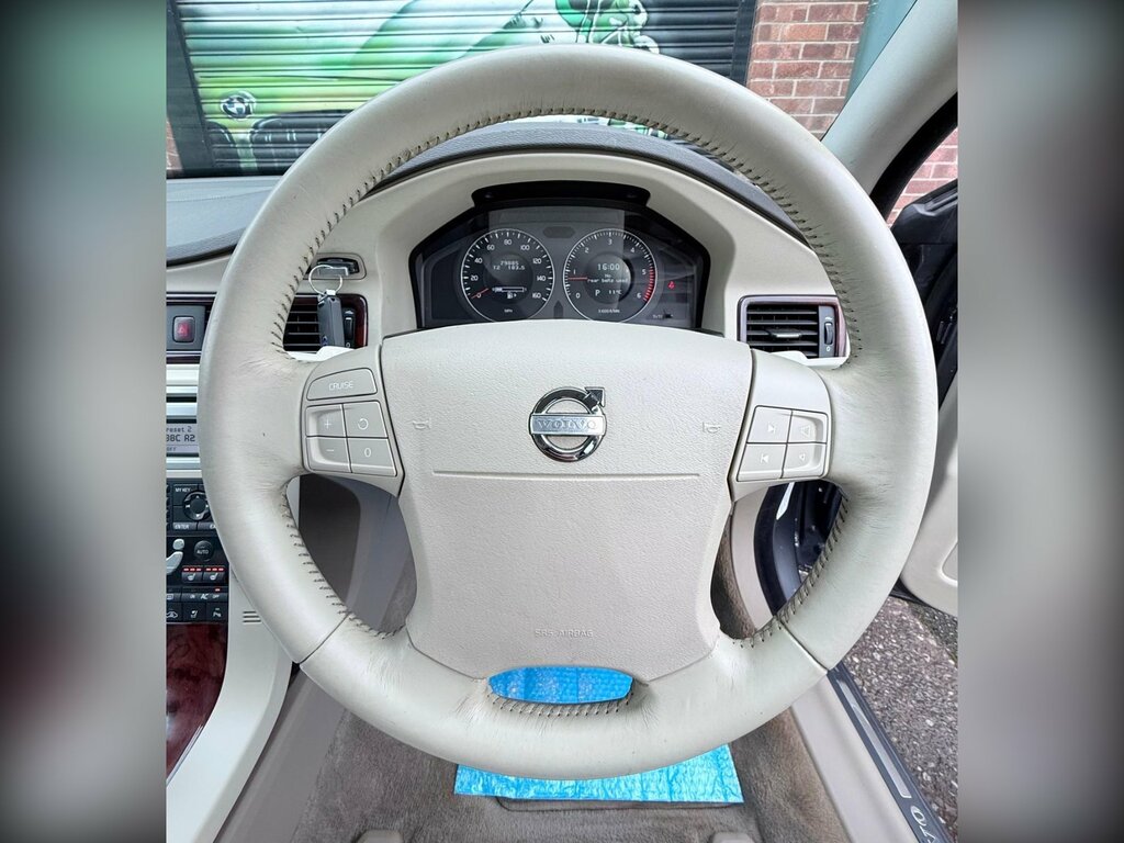 Volvo S80 Executive V8 Awd White #32