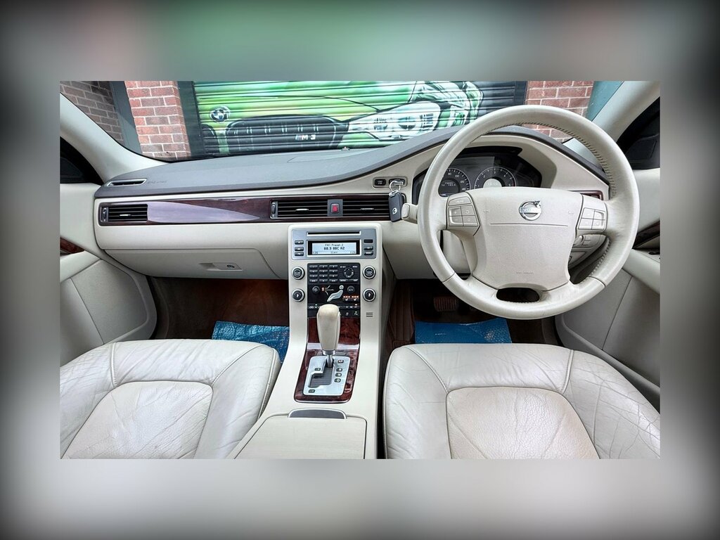 Volvo S80 Executive V8 Awd White #18