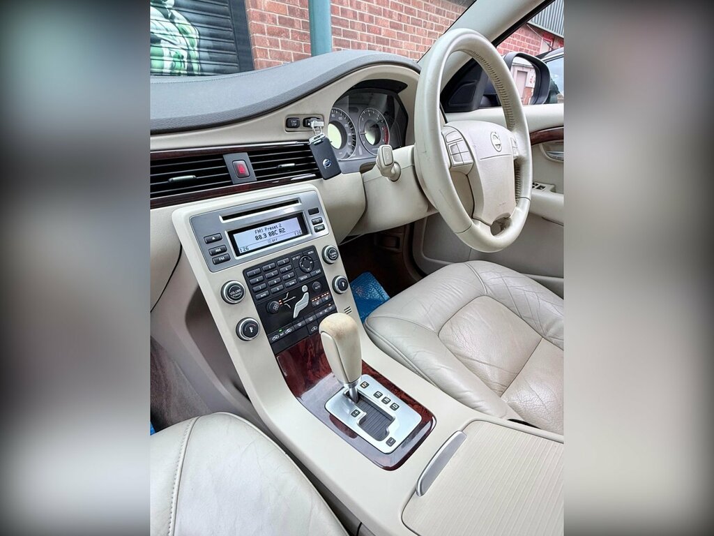 Volvo S80 Executive V8 Awd White #22